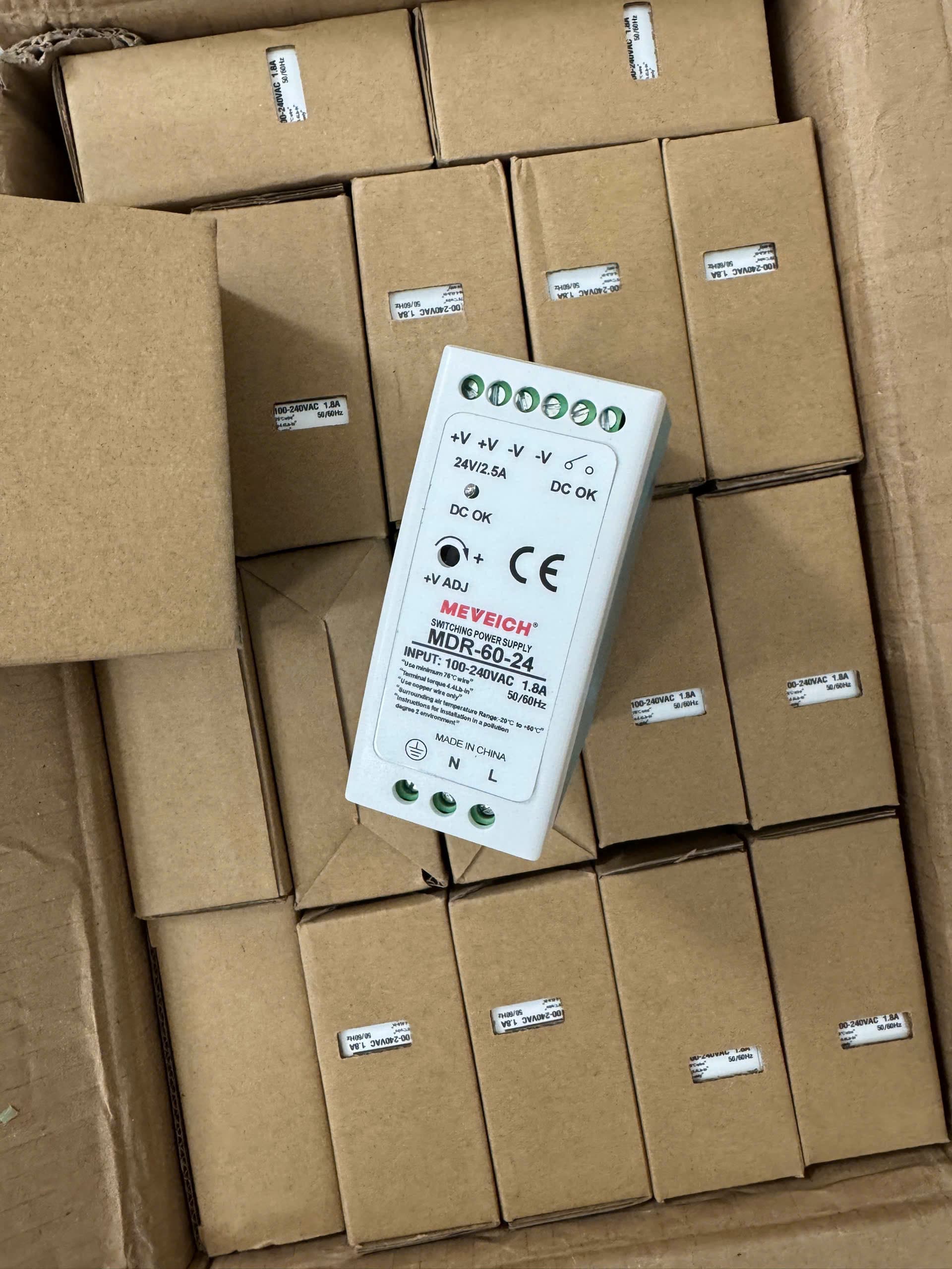 Cáp điện & phụ kiện nối