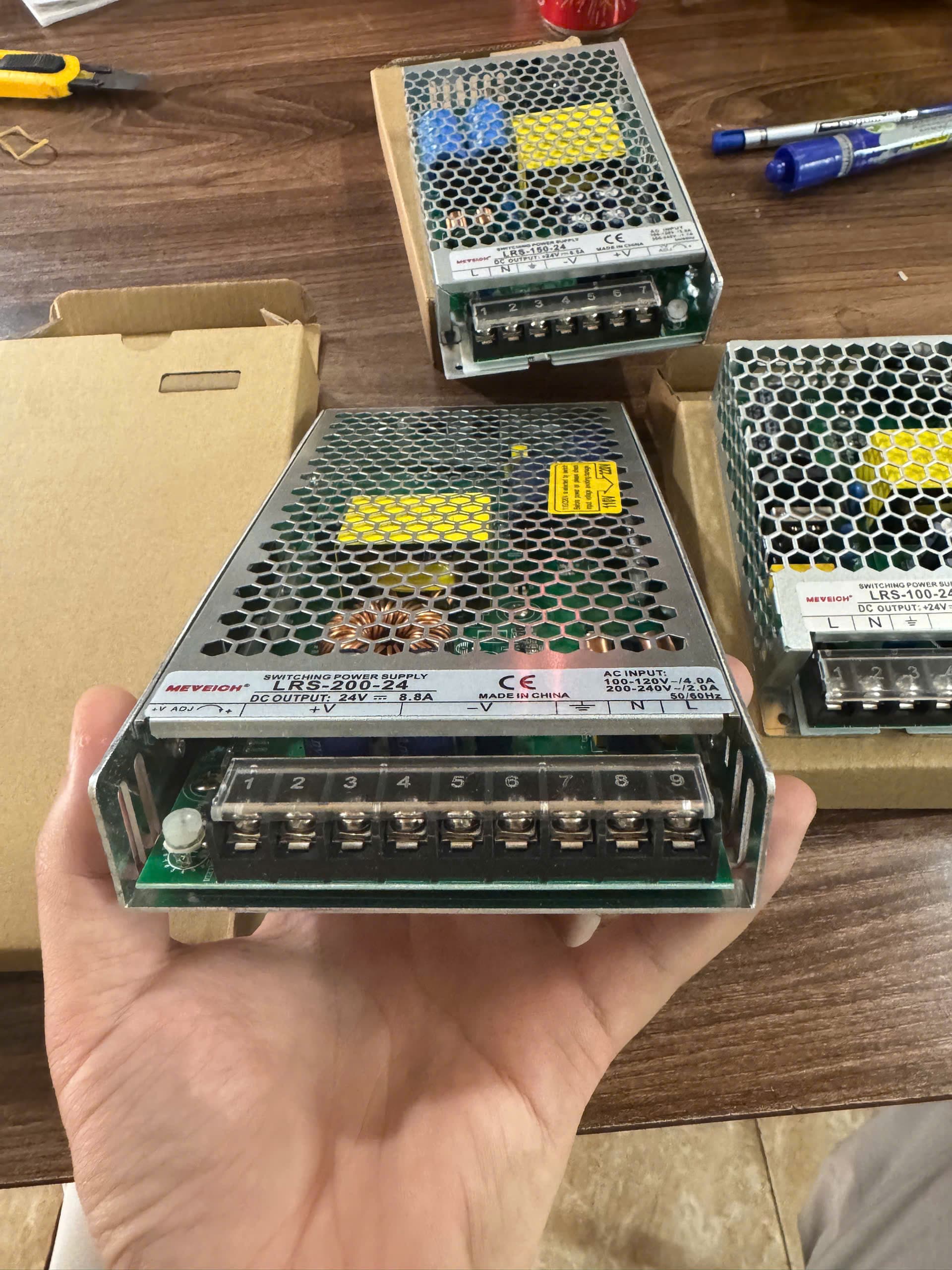 Bộ nguồn tổ ong Meanwell LRS-200-24 (200W 24V 8.8A) - ảnh phụ 2