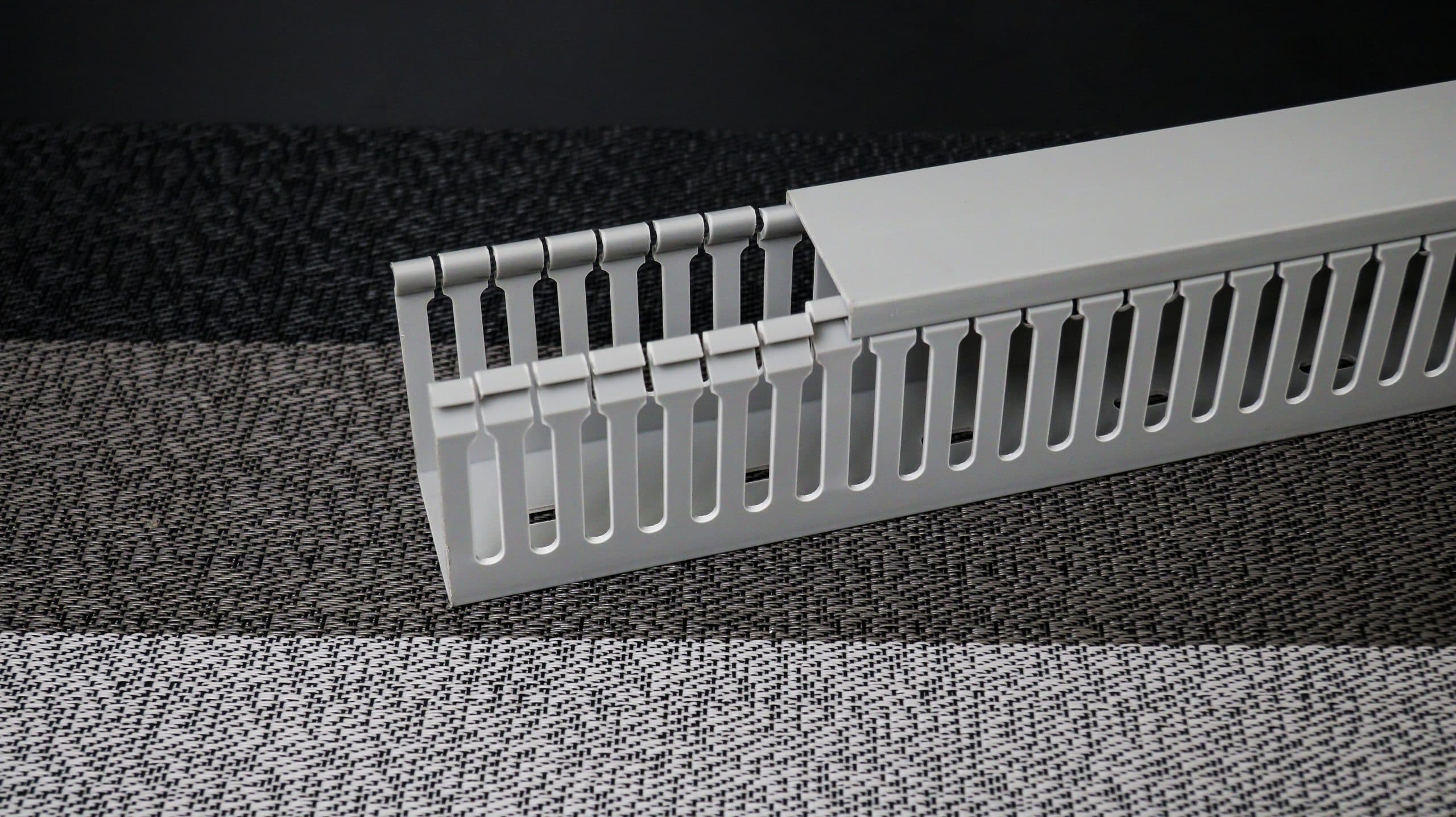 Máng nhựa 25×45 Taiwan Meters