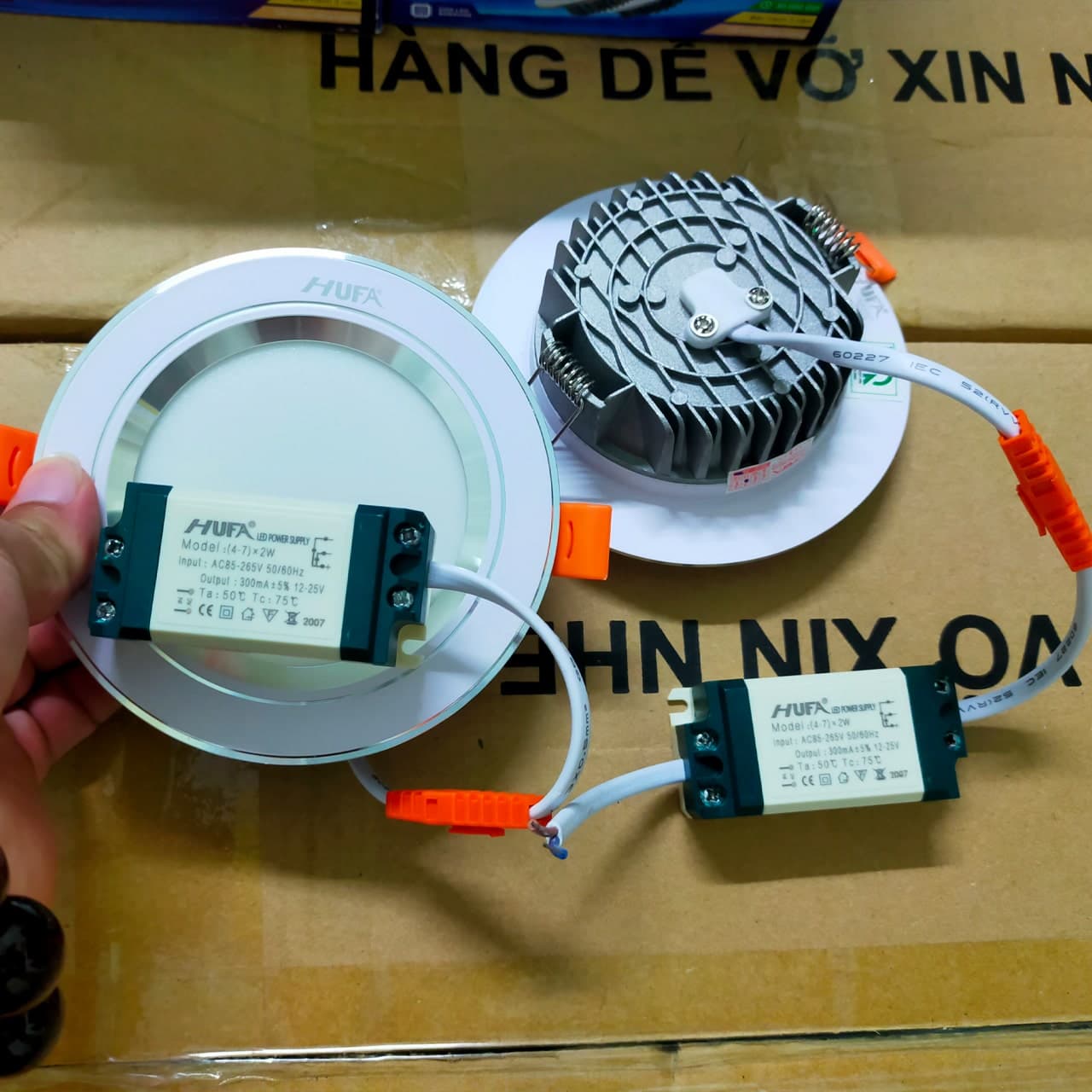 LED Âm Trần Viền Vàng Bạc 3 Chế Độ Sáng HUFA - ảnh phụ 4