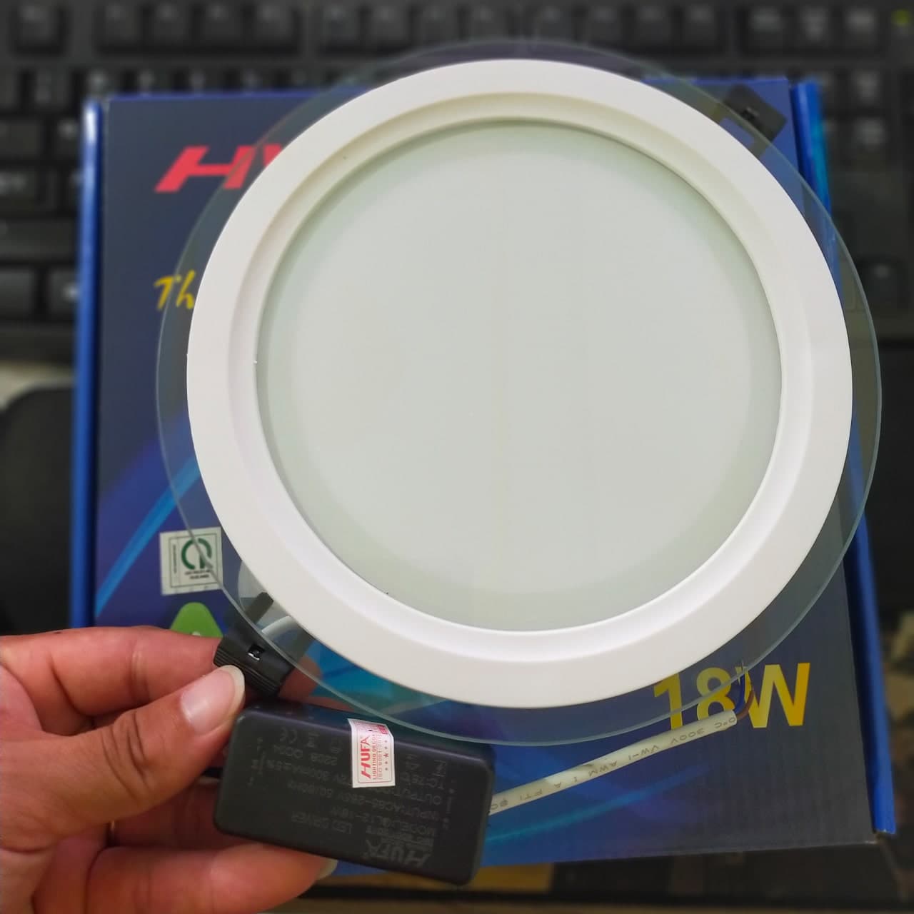 LED Âm Trần Kính 18w 3 Chế Độ HUFA