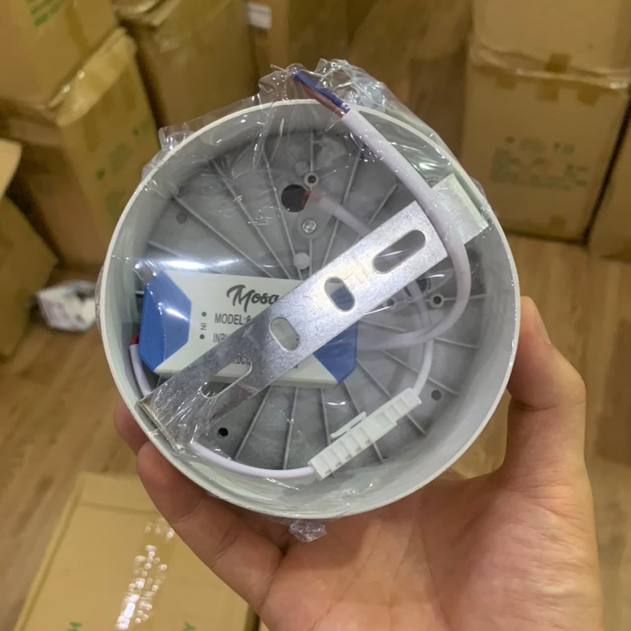 Đèn Lon Ốp Trần 12W Viền Vàng 3 Chế Độ 115×55 - ảnh phụ 3