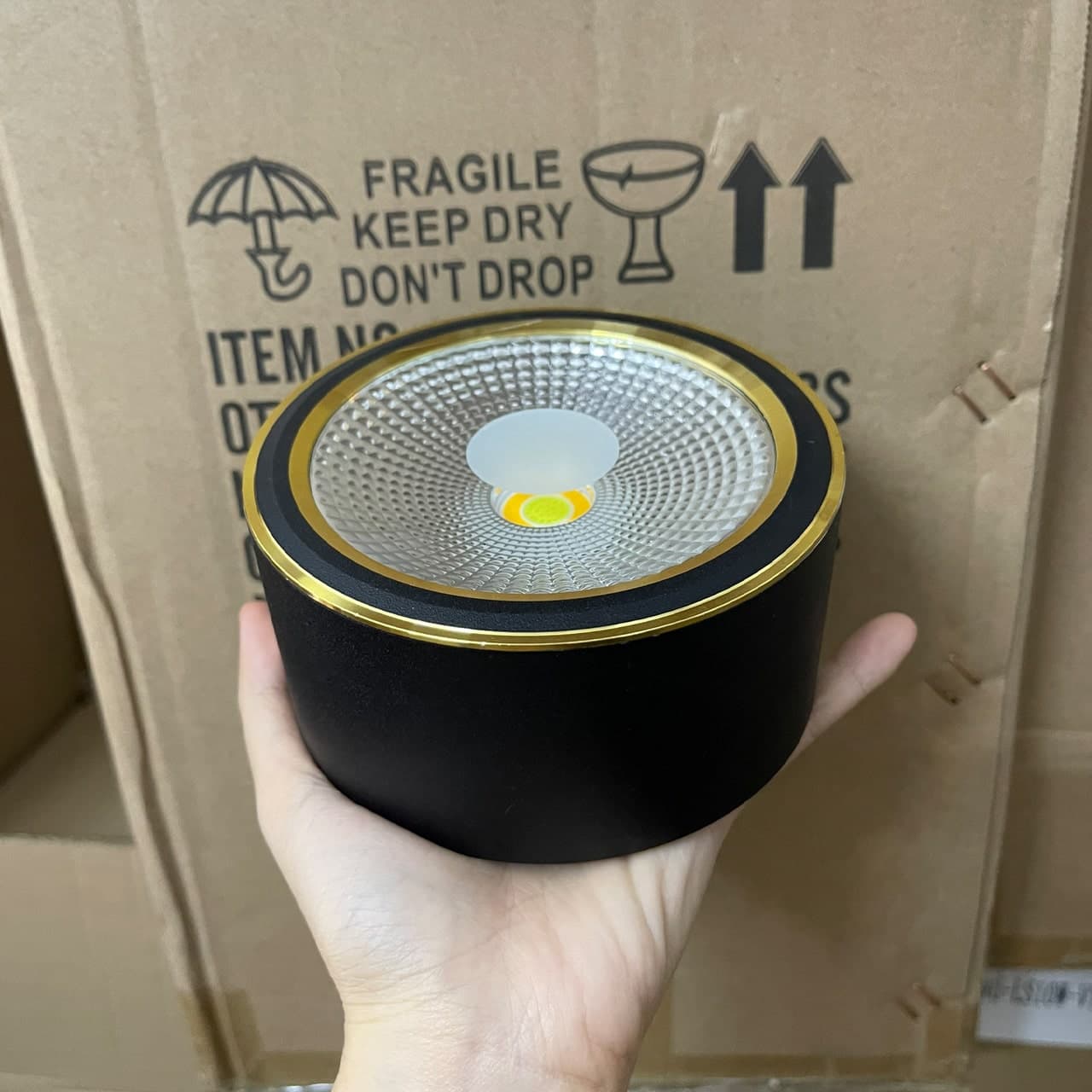 Đèn Lon Ốp Trần 12W Viền Vàng 115×55