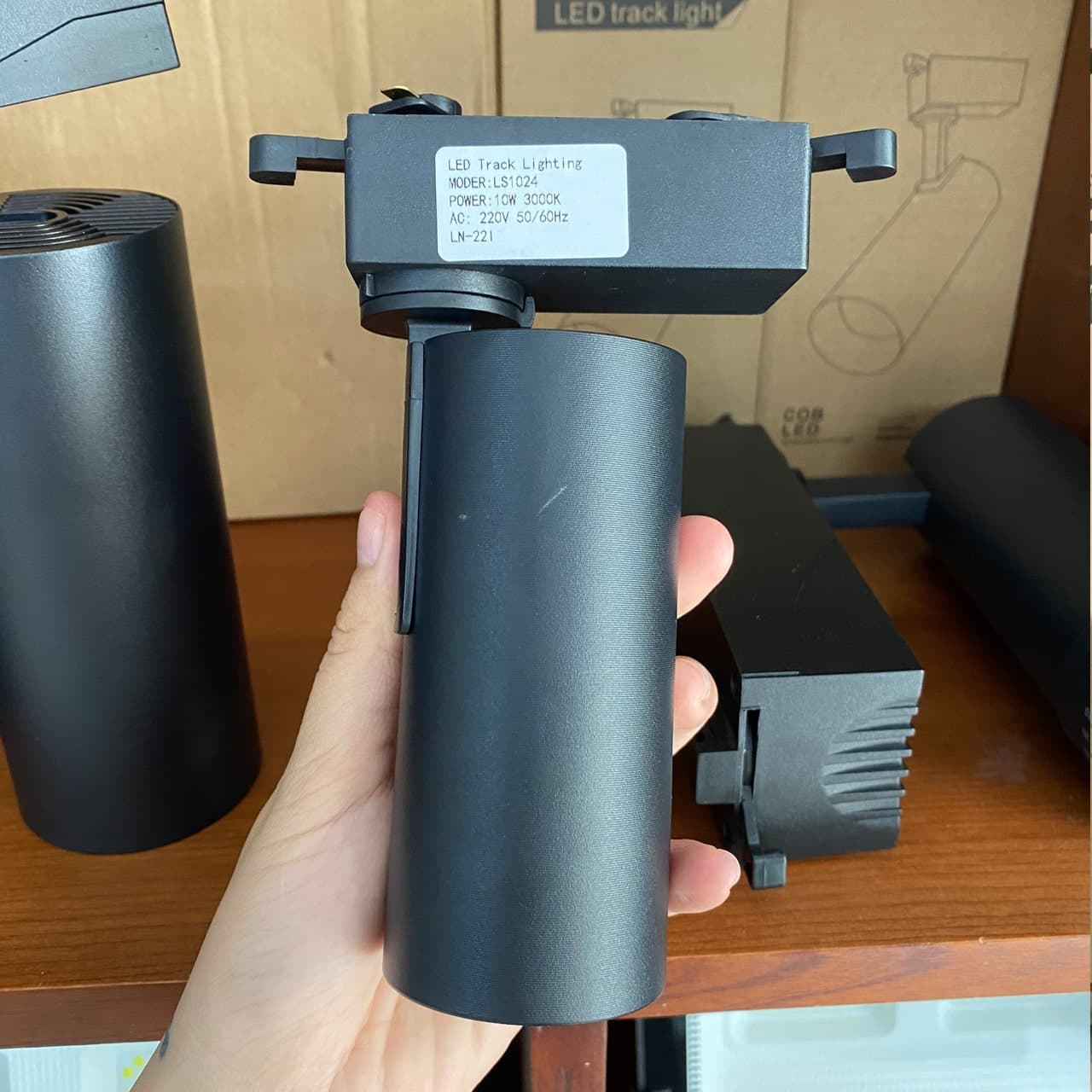 Đèn Rọi Thanh Ray Ống Bơ 10w - ảnh phụ 3