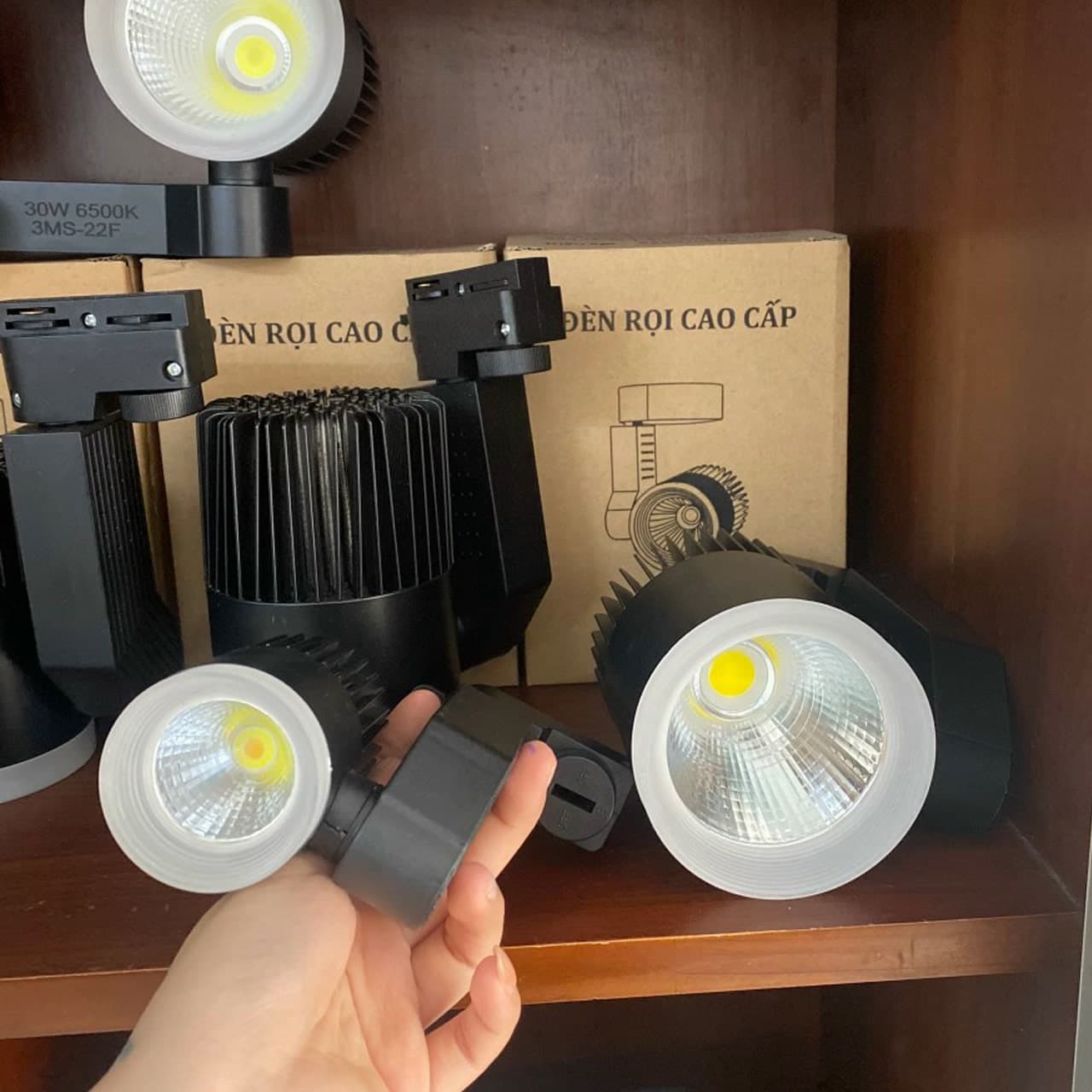 Đèn Rọi Thanh Ray Mini 7w 3 Chế Độ - ảnh phụ 4