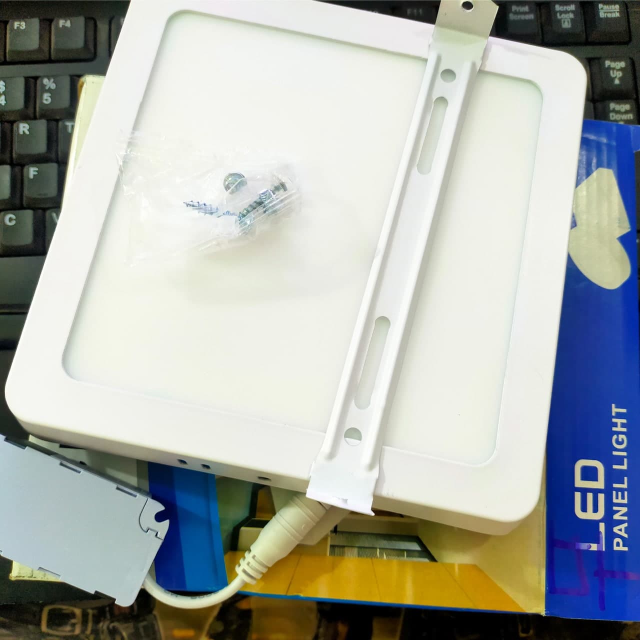 Đèn LED Ốp Trần Vuông 12W - ảnh phụ 2