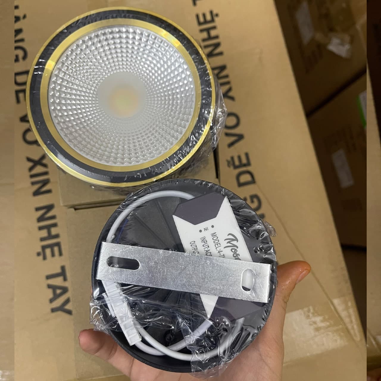 Đèn Lon Ốp Trần 12W Viền Vàng 115×55 - ảnh phụ 6