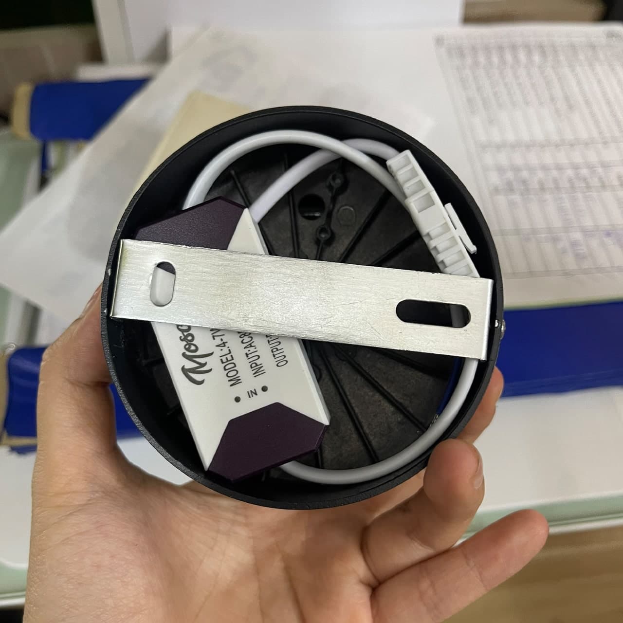 Đèn Lon Ốp Trần 7W Viền Vàng 90×50 - ảnh phụ 4