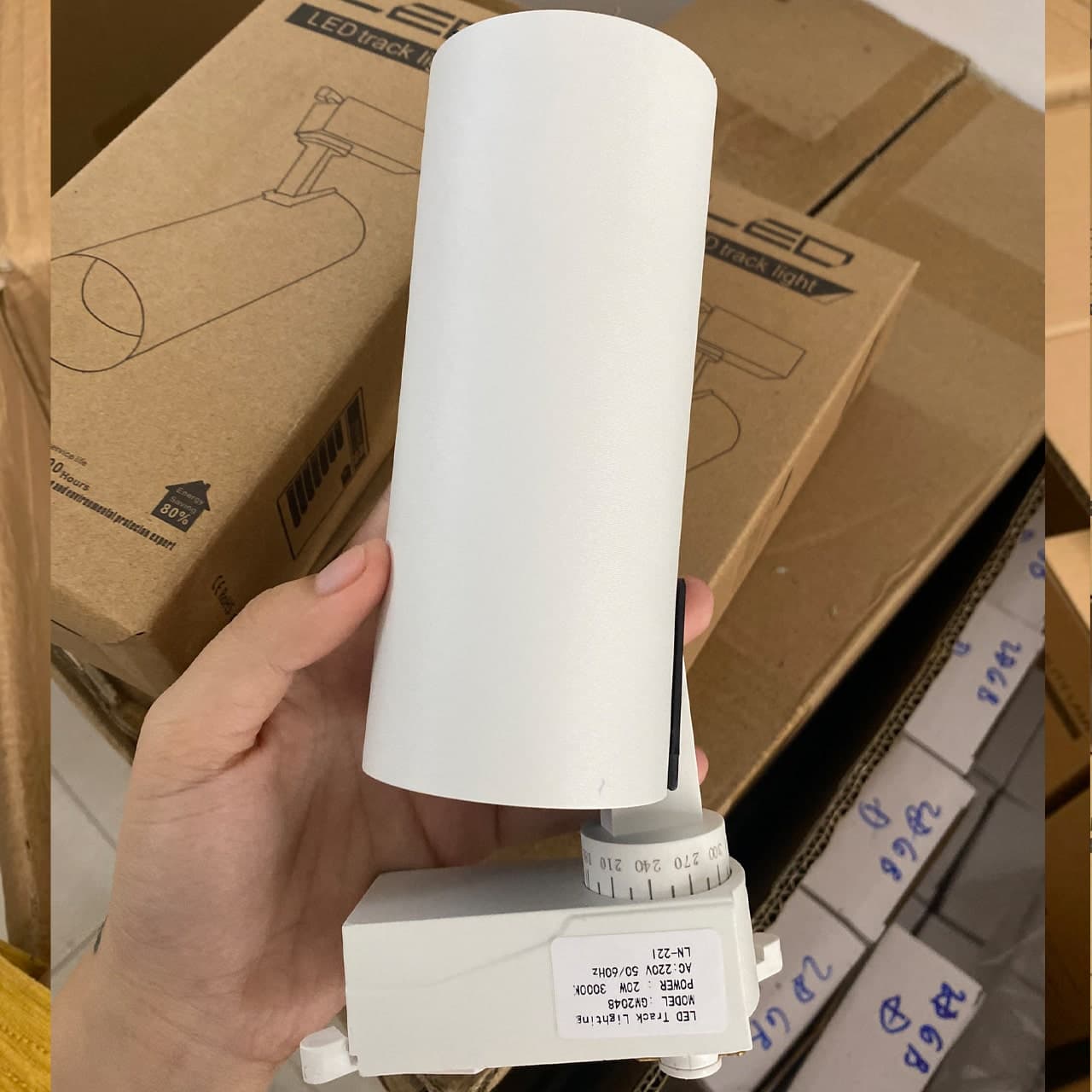 Đèn Rọi Thanh Ray Ống Bơ 20w - ảnh phụ 2