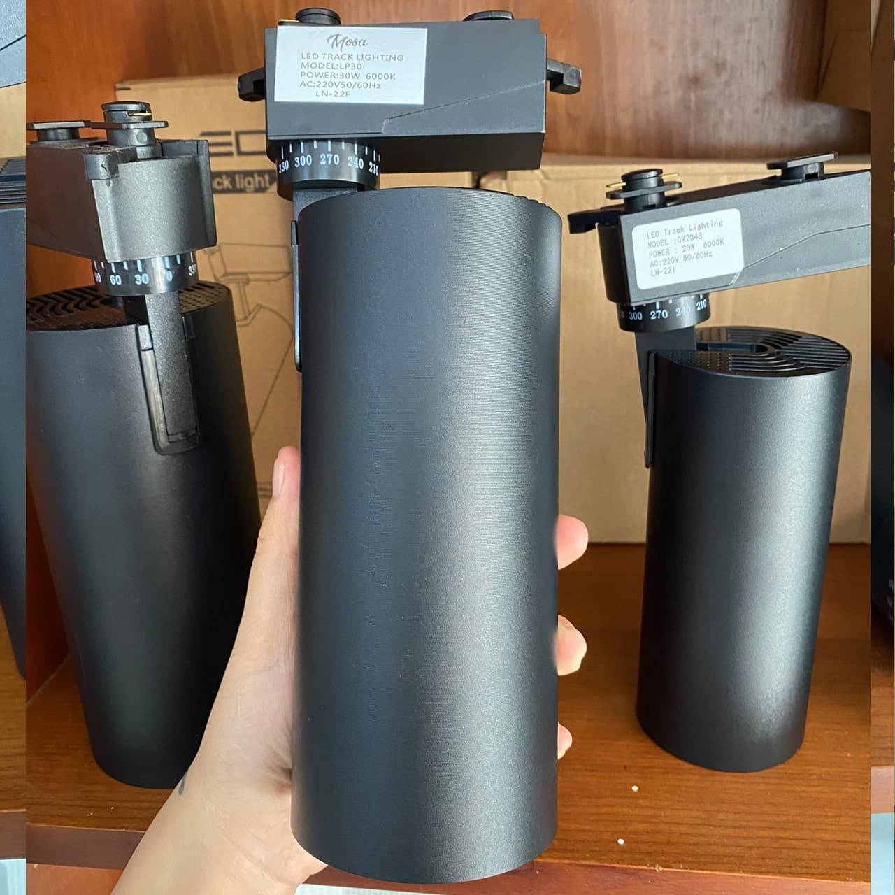 Đèn Rọi Thanh Ray Ống Bơ 20w - ảnh phụ 17