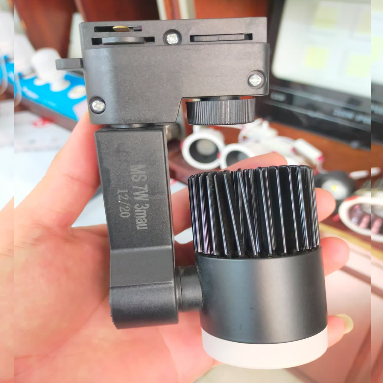 Đèn Rọi Thanh Ray Ống Bơ 20w - ảnh phụ 15